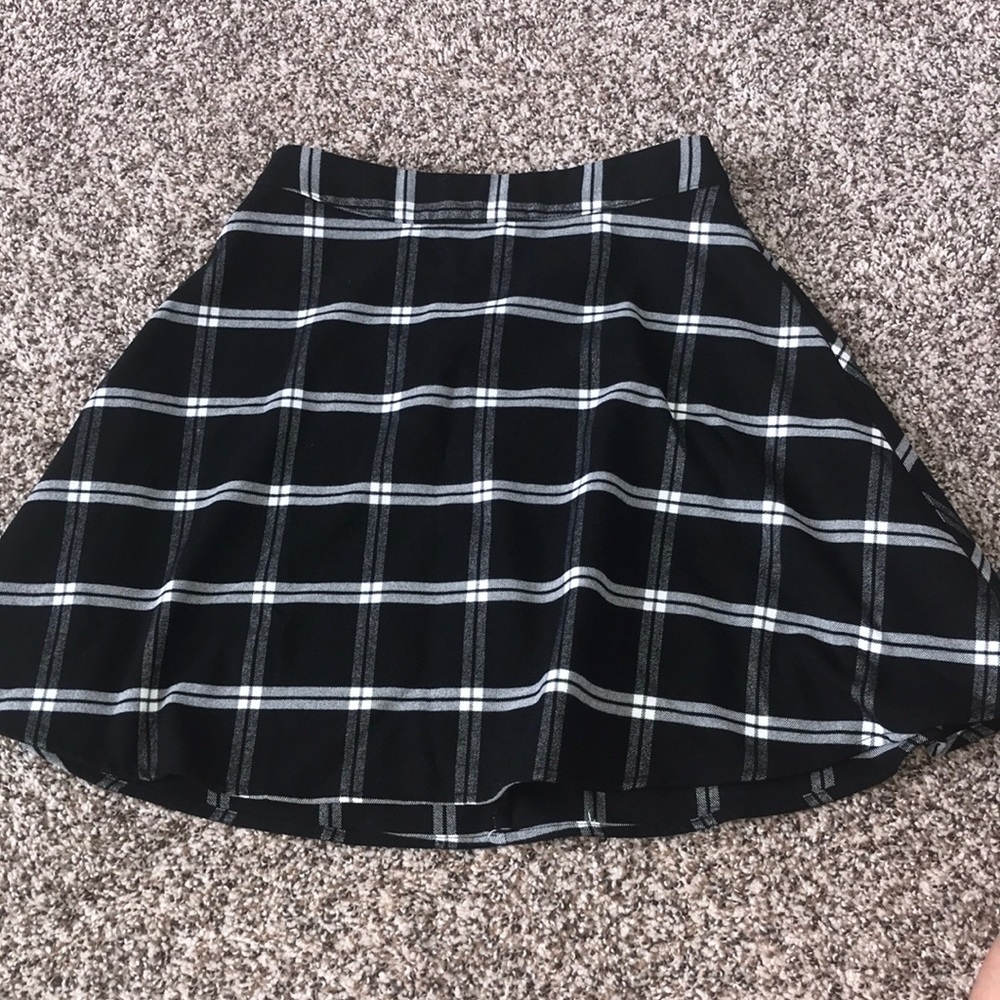 Black and White Woman’s Skirt
